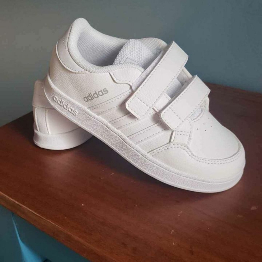 BRAND NEW ALL WHITE ADIDAS TODDLER SIZE 10K